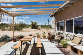 Desert Home Private Oasis Outdoor Space & Hot Tub